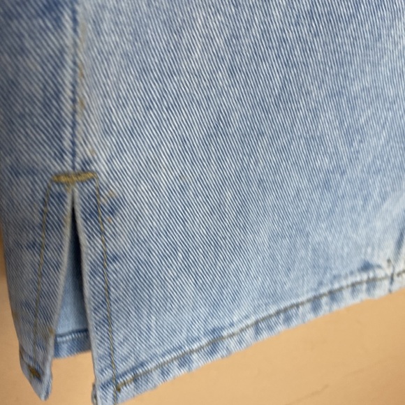 NWT Petal and Pup Light Wash Straight Leg jeans with Slits at Bottom - Picture 8 of 8